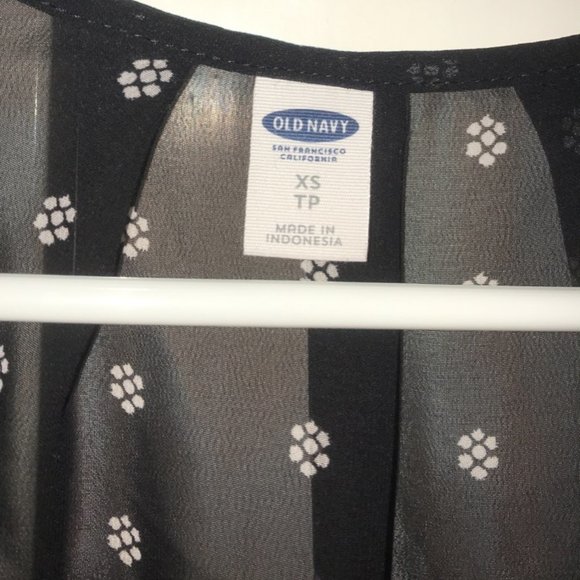 Old Navy Flowery Blouse - Picture 3 of 3